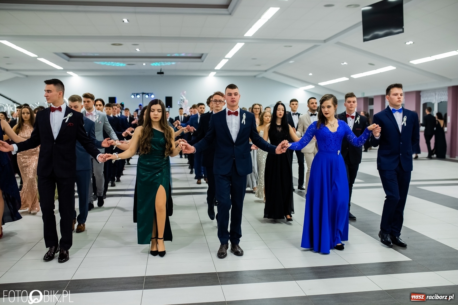 Zdjęcie w galerii na portalu naszraciborz.pl: Bal maturalny II LO w Zakrzowie [FOTO i WIDEO] wiadomości z regionu