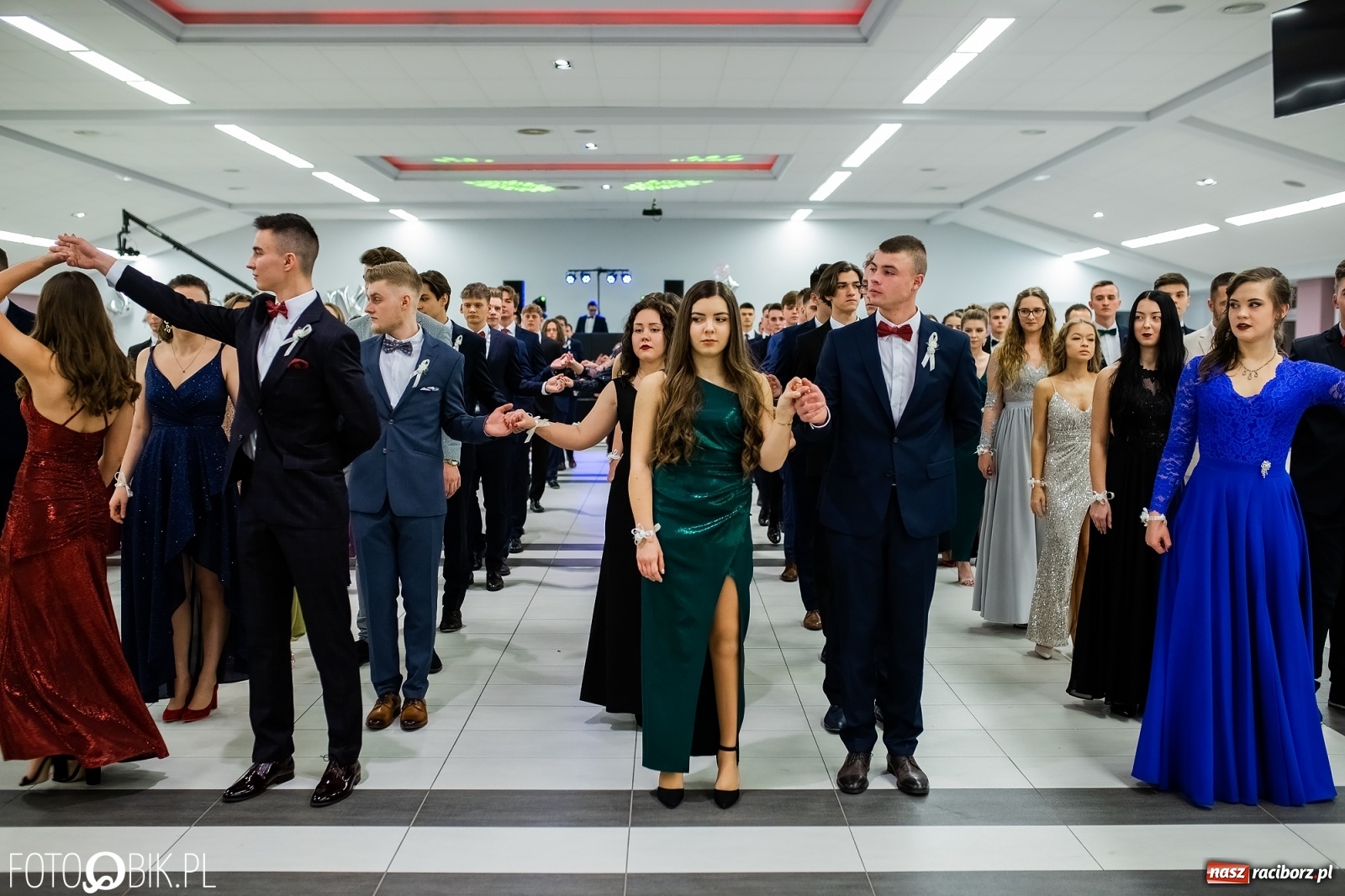 Zdjęcie w galerii na portalu naszraciborz.pl: Bal maturalny II LO w Zakrzowie [FOTO i WIDEO] wiadomości z regionu