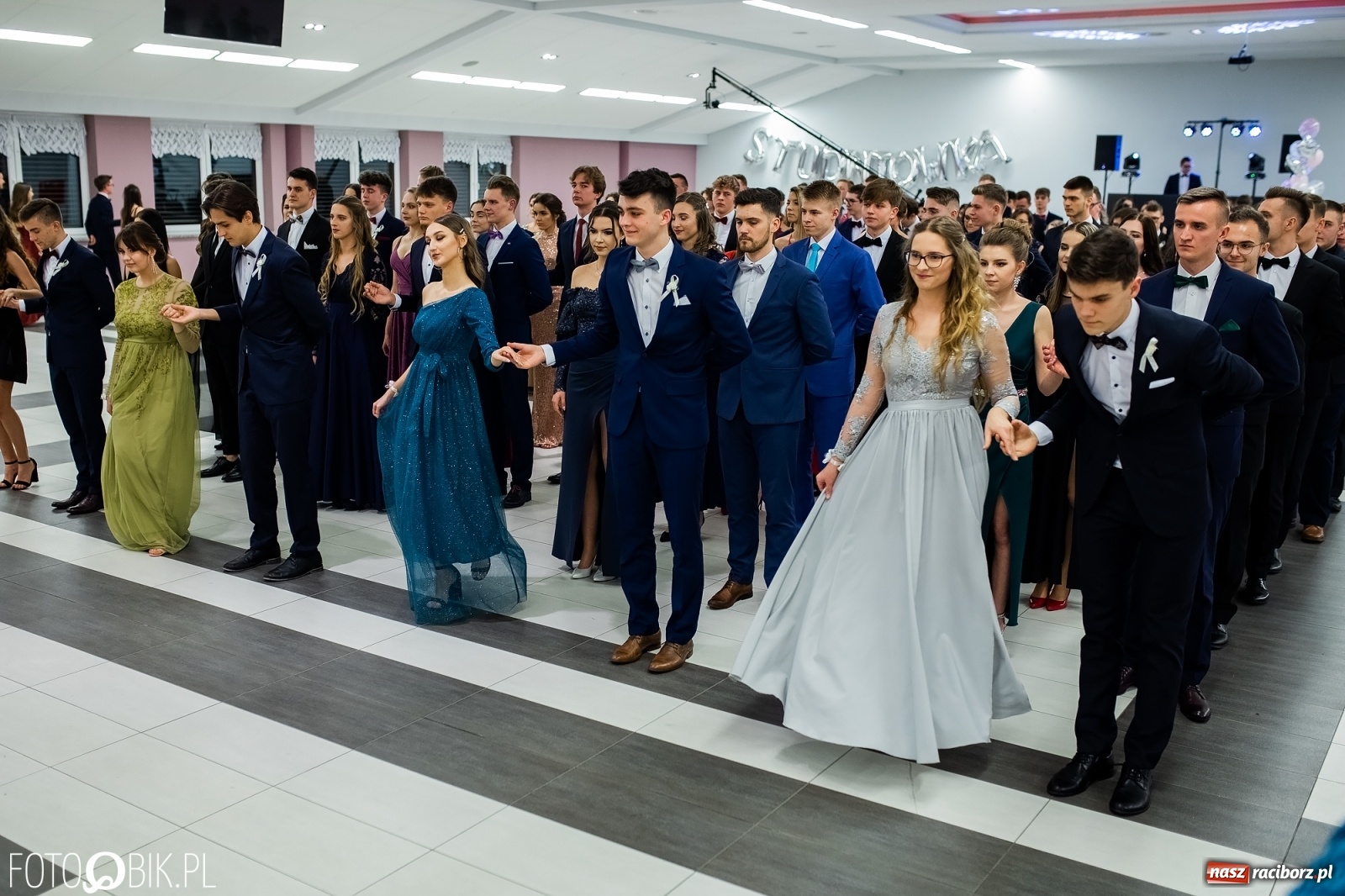 Zdjęcie w galerii na portalu naszraciborz.pl: Bal maturalny II LO w Zakrzowie [FOTO i WIDEO] wiadomości z regionu