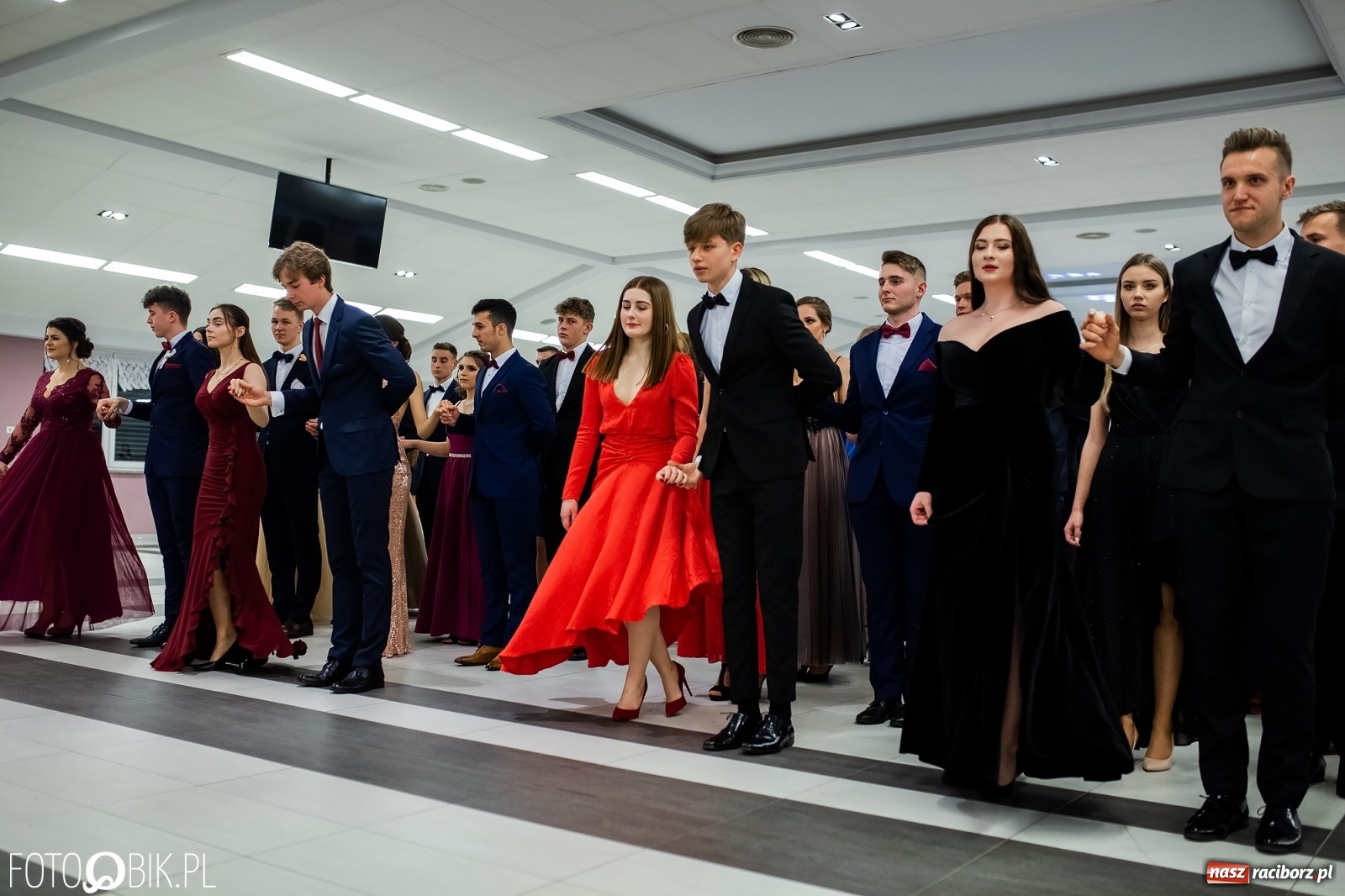 Zdjęcie w galerii na portalu naszraciborz.pl: Bal maturalny II LO w Zakrzowie [FOTO i WIDEO] wiadomości z regionu