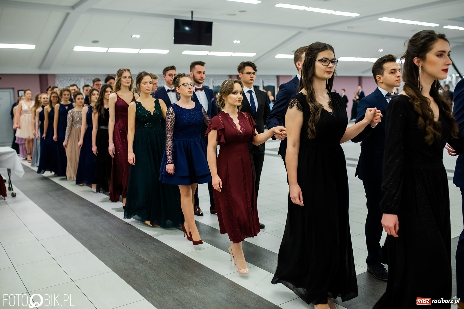 Zdjęcie w galerii na portalu naszraciborz.pl: Bal maturalny II LO w Zakrzowie [FOTO i WIDEO] wiadomości z regionu