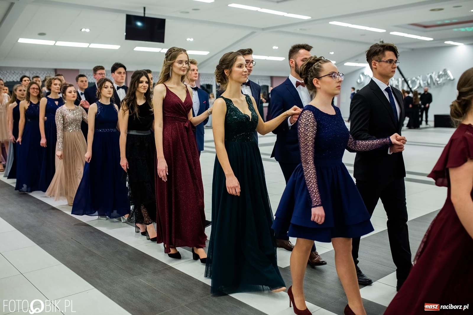 Zdjęcie w galerii na portalu naszraciborz.pl: Bal maturalny II LO w Zakrzowie [FOTO i WIDEO] wiadomości z regionu