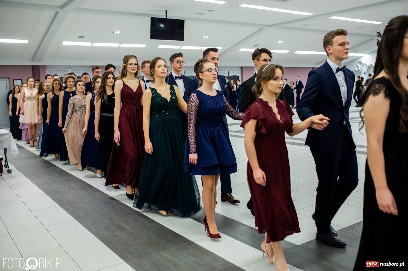 Zdjęcie w galerii na portalu naszraciborz.pl: Bal maturalny II LO w Zakrzowie [FOTO i WIDEO] wiadomości z regionu