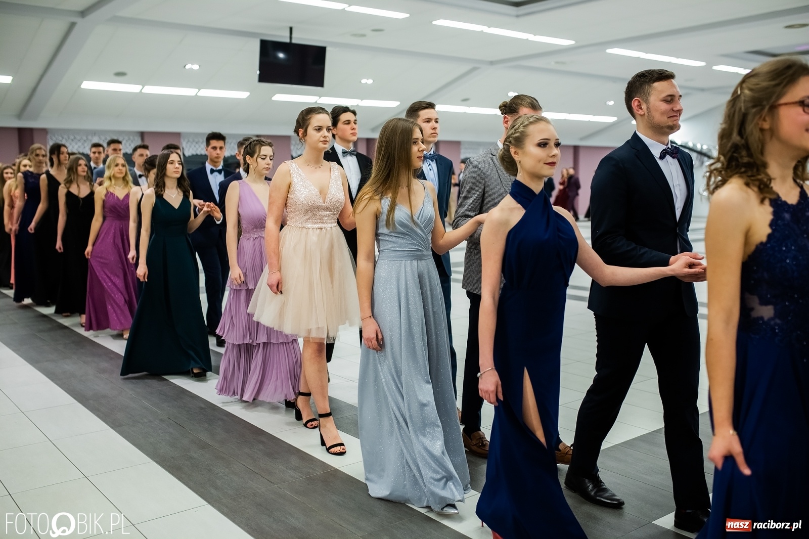 Zdjęcie w galerii na portalu naszraciborz.pl: Bal maturalny II LO w Zakrzowie [FOTO i WIDEO] wiadomości z regionu