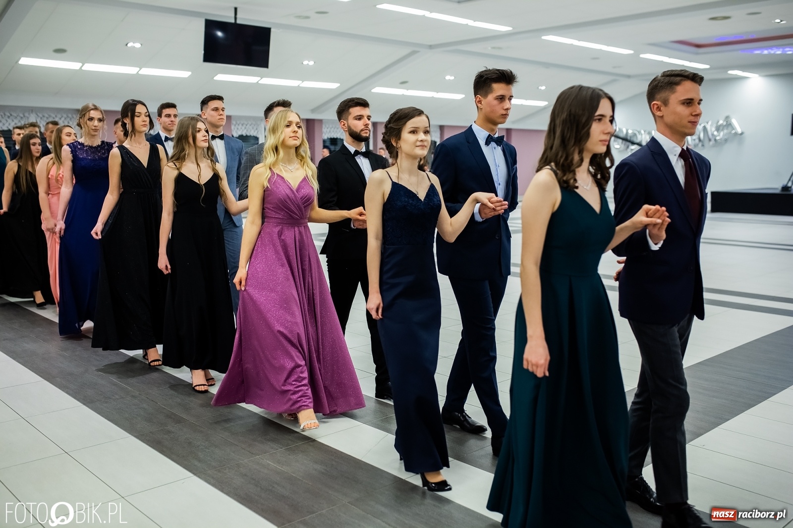 Zdjęcie w galerii na portalu naszraciborz.pl: Bal maturalny II LO w Zakrzowie [FOTO i WIDEO] wiadomości z regionu