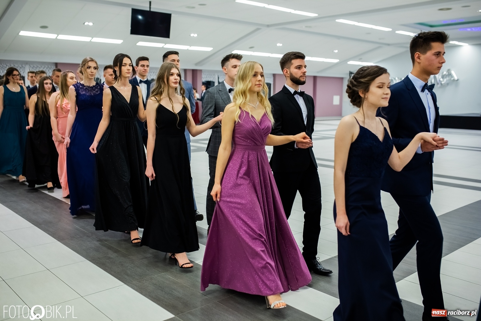 Zdjęcie w galerii na portalu naszraciborz.pl: Bal maturalny II LO w Zakrzowie [FOTO i WIDEO] wiadomości z regionu