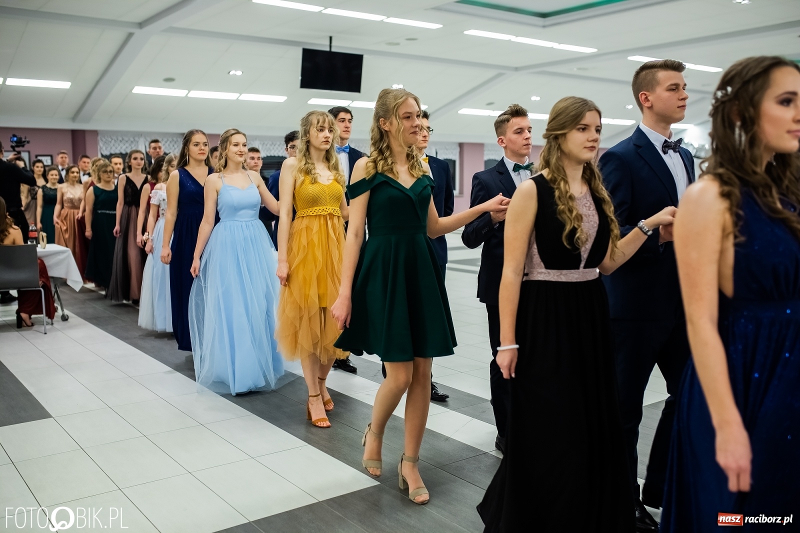 Zdjęcie w galerii na portalu naszraciborz.pl: Bal maturalny II LO w Zakrzowie [FOTO i WIDEO] wiadomości z regionu