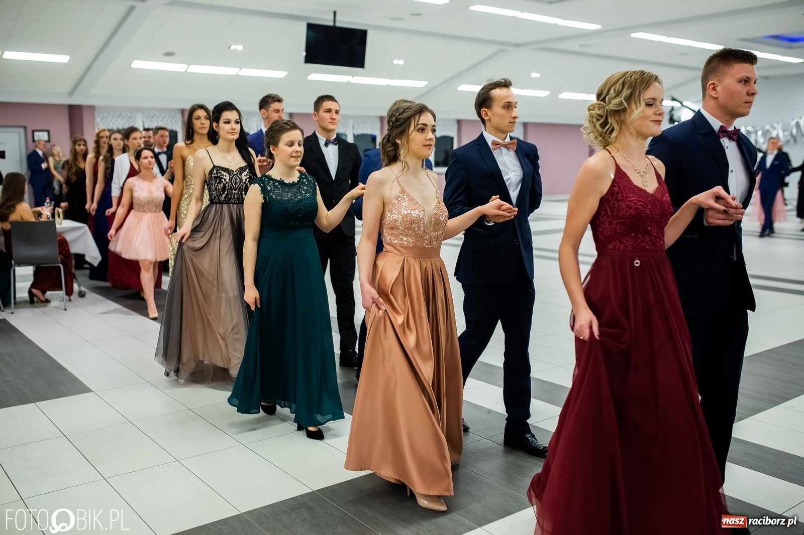 Zdjęcie w galerii na portalu naszraciborz.pl: Bal maturalny II LO w Zakrzowie [FOTO i WIDEO] wiadomości z regionu