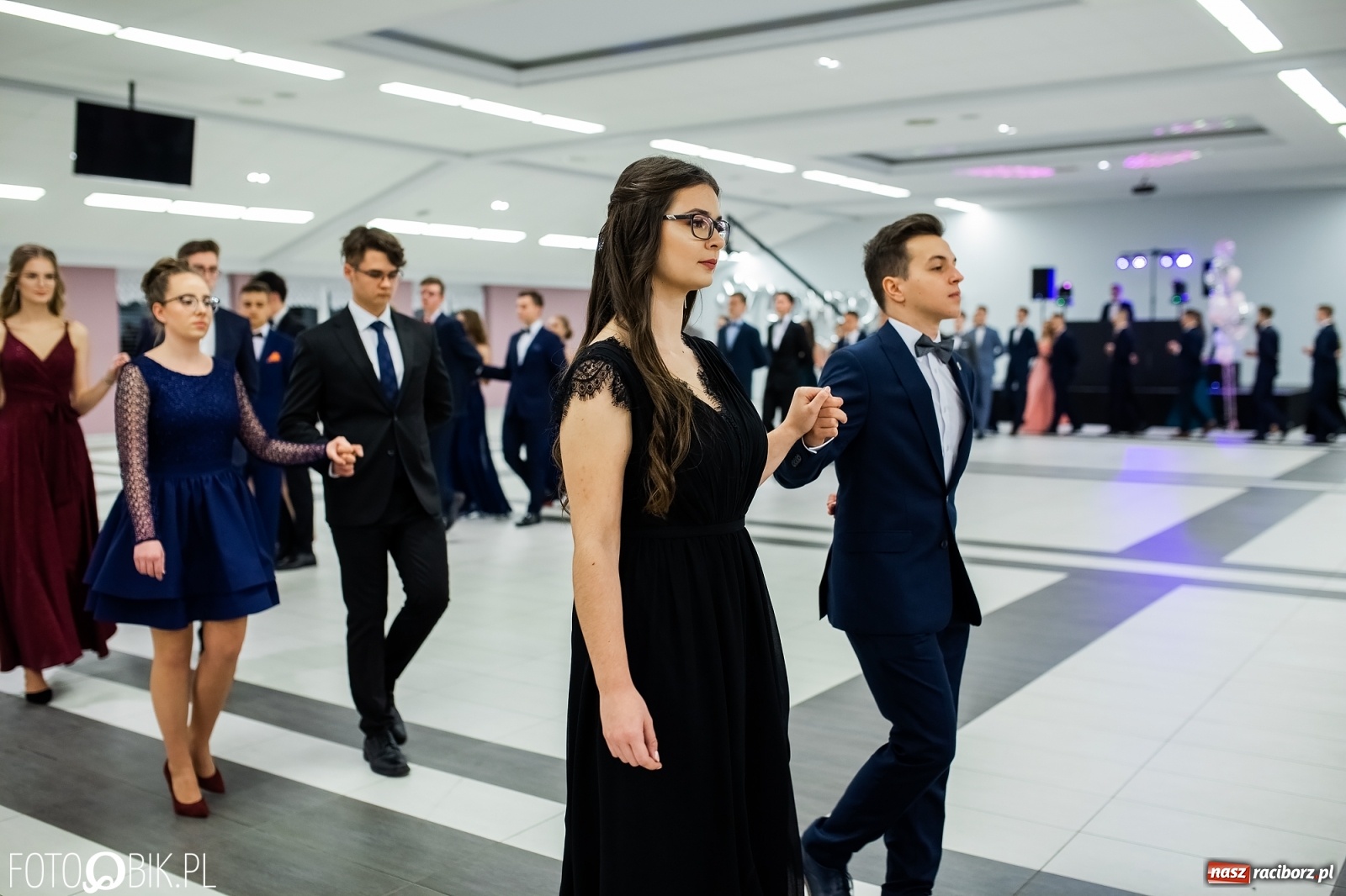 Zdjęcie w galerii na portalu naszraciborz.pl: Bal maturalny II LO w Zakrzowie [FOTO i WIDEO] wiadomości z regionu