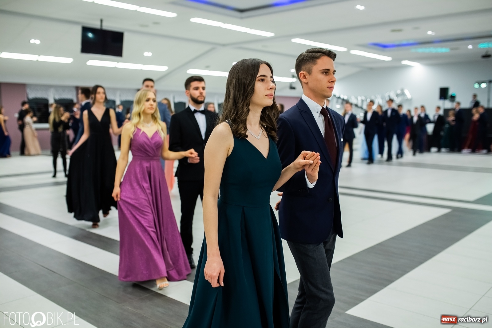 Zdjęcie w galerii na portalu naszraciborz.pl: Bal maturalny II LO w Zakrzowie [FOTO i WIDEO] wiadomości z regionu