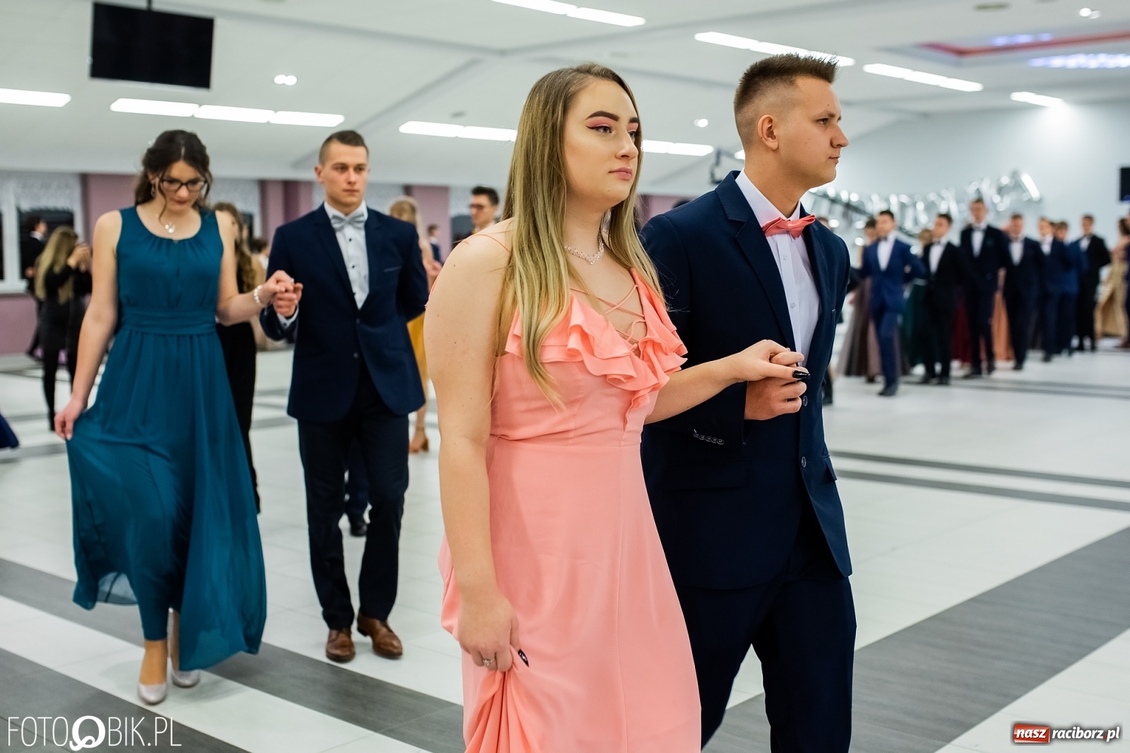 Zdjęcie w galerii na portalu naszraciborz.pl: Bal maturalny II LO w Zakrzowie [FOTO i WIDEO] wiadomości z regionu