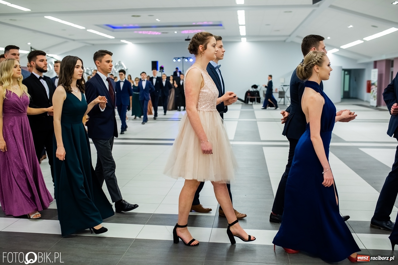 Zdjęcie w galerii na portalu naszraciborz.pl: Bal maturalny II LO w Zakrzowie [FOTO i WIDEO] wiadomości z regionu