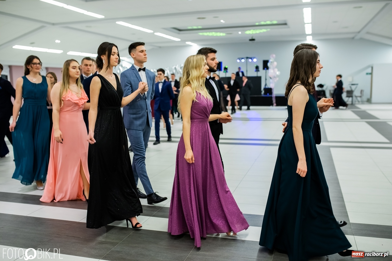 Zdjęcie w galerii na portalu naszraciborz.pl: Bal maturalny II LO w Zakrzowie [FOTO i WIDEO] wiadomości z regionu