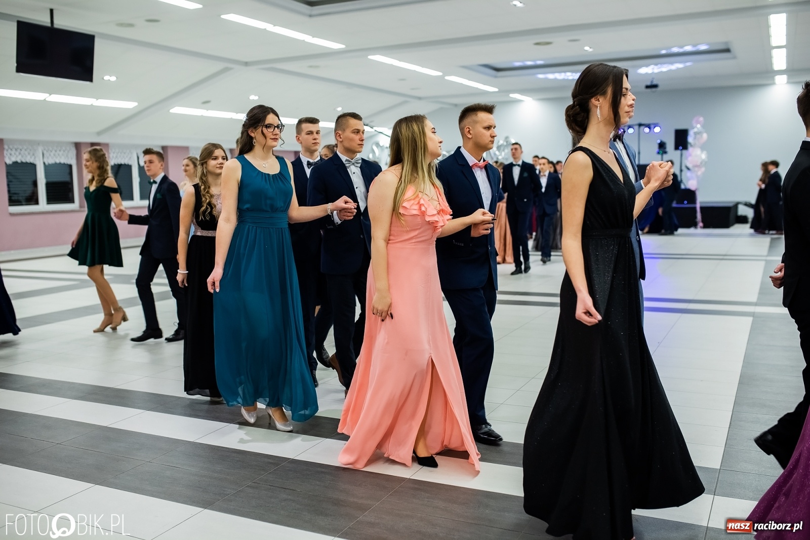 Zdjęcie w galerii na portalu naszraciborz.pl: Bal maturalny II LO w Zakrzowie [FOTO i WIDEO] wiadomości z regionu