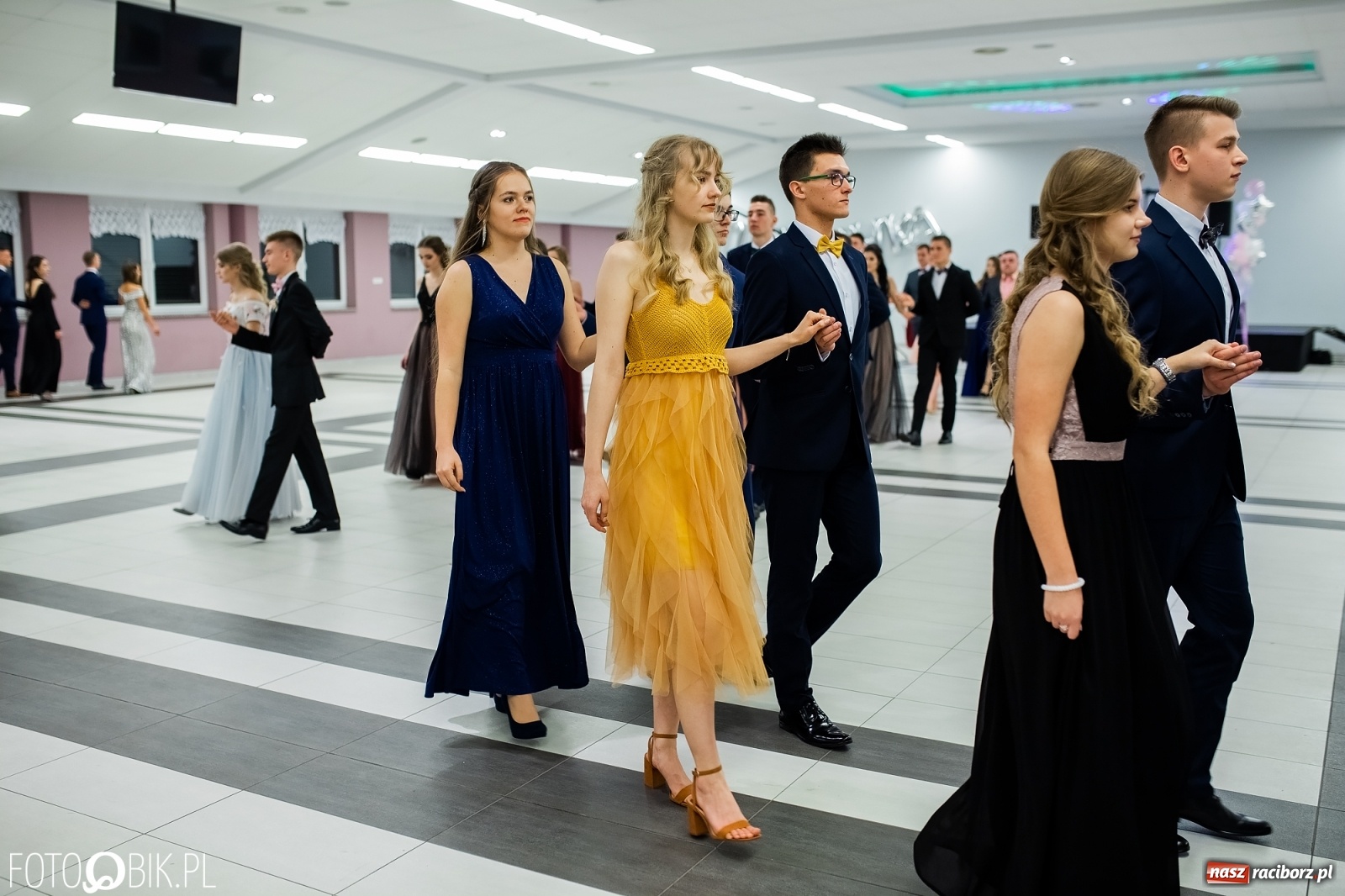 Zdjęcie w galerii na portalu naszraciborz.pl: Bal maturalny II LO w Zakrzowie [FOTO i WIDEO] wiadomości z regionu