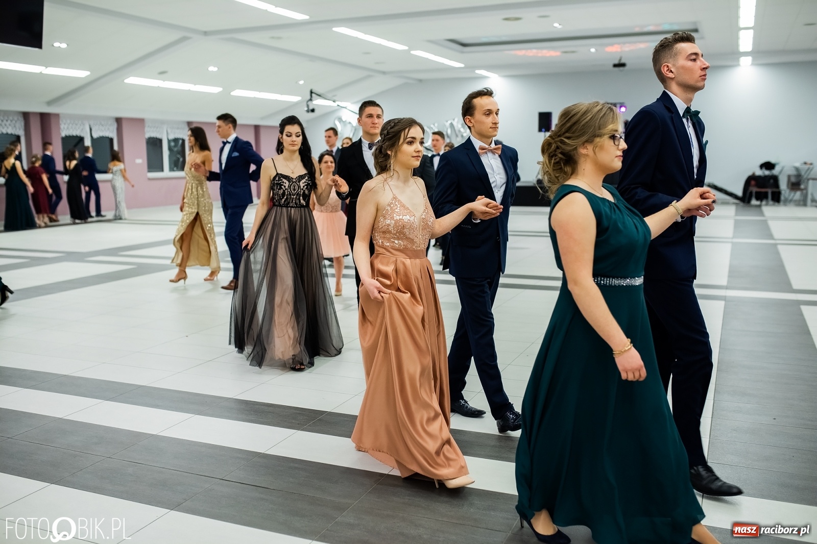 Zdjęcie w galerii na portalu naszraciborz.pl: Bal maturalny II LO w Zakrzowie [FOTO i WIDEO] wiadomości z regionu