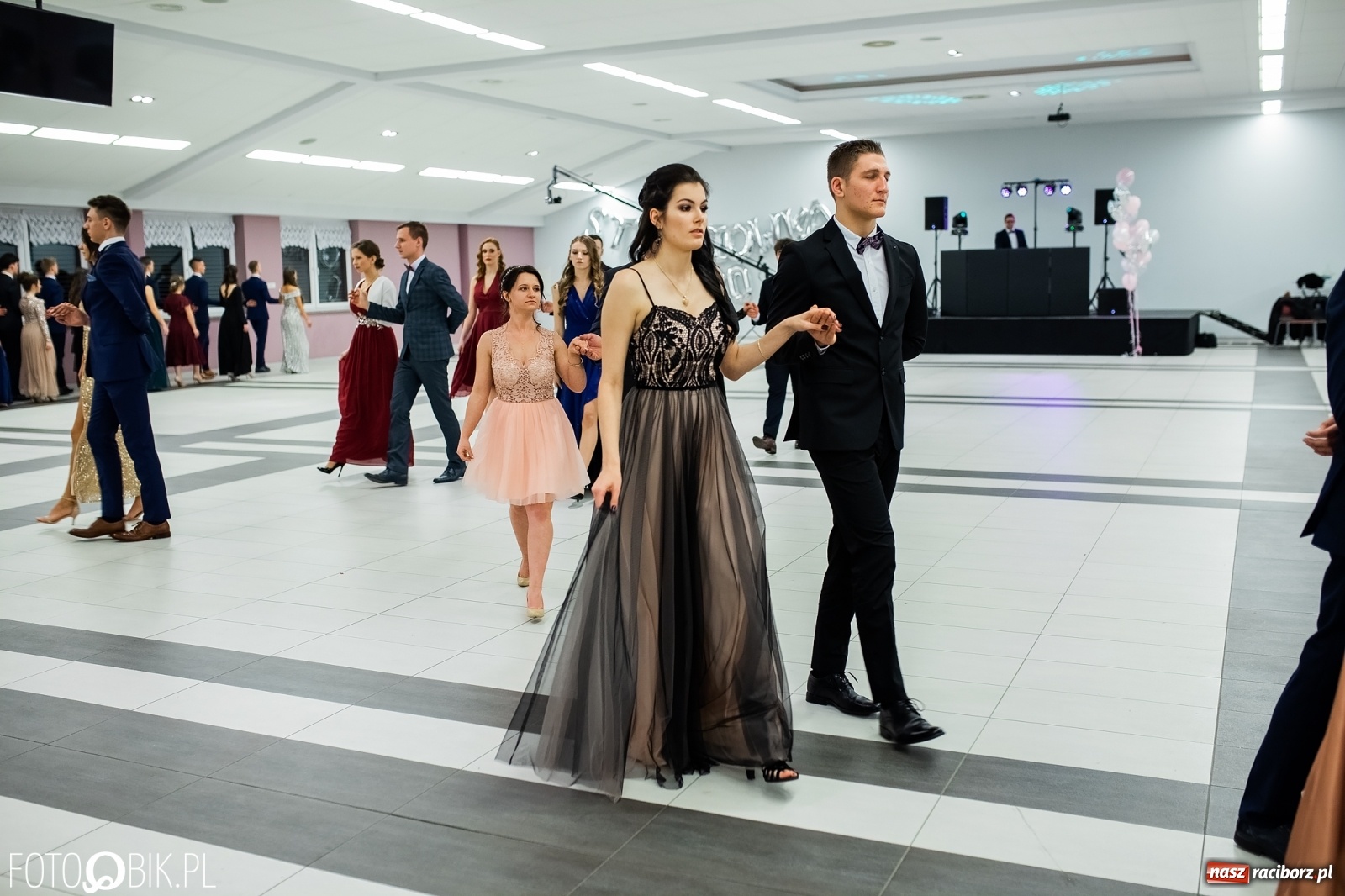 Zdjęcie w galerii na portalu naszraciborz.pl: Bal maturalny II LO w Zakrzowie [FOTO i WIDEO] wiadomości z regionu