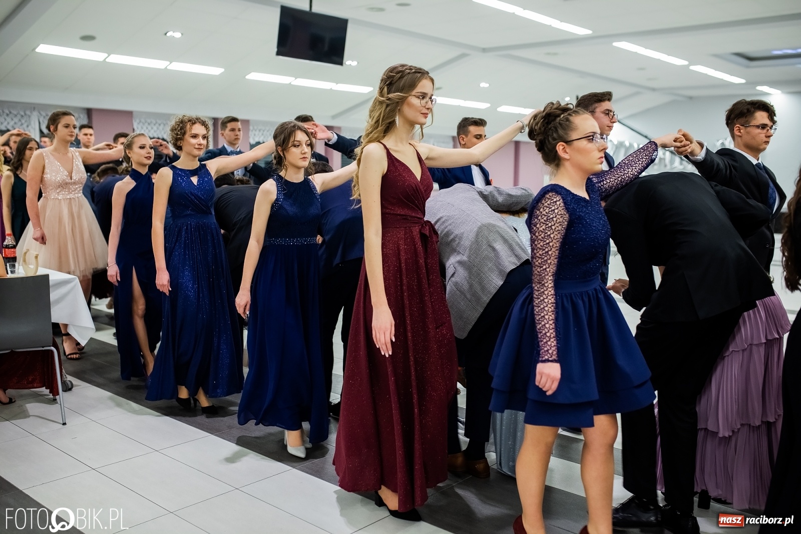 Zdjęcie w galerii na portalu naszraciborz.pl: Bal maturalny II LO w Zakrzowie [FOTO i WIDEO] wiadomości z regionu