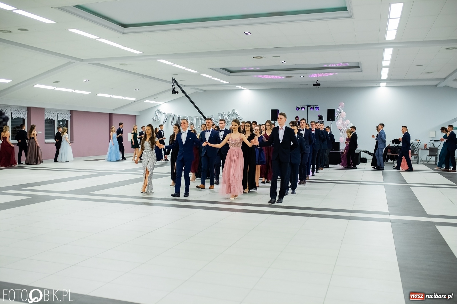 Zdjęcie w galerii na portalu naszraciborz.pl: Bal maturalny II LO w Zakrzowie [FOTO i WIDEO] wiadomości z regionu