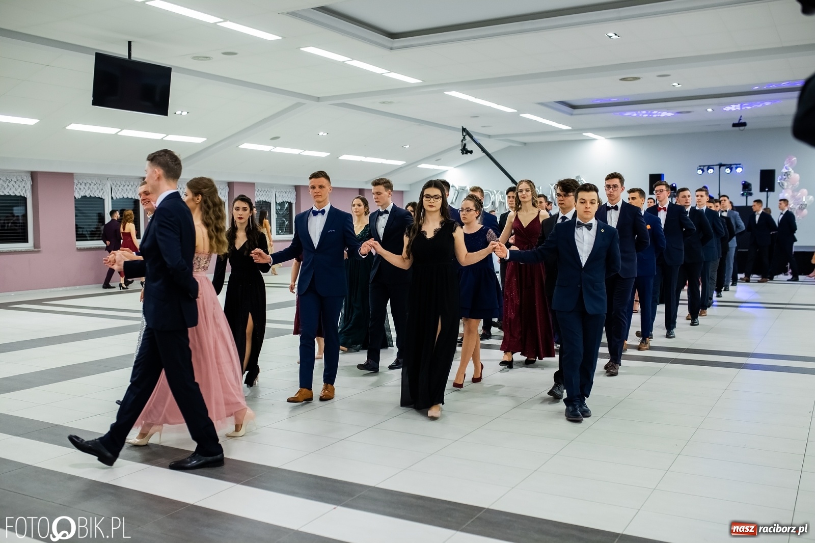 Zdjęcie w galerii na portalu naszraciborz.pl: Bal maturalny II LO w Zakrzowie [FOTO i WIDEO] wiadomości z regionu