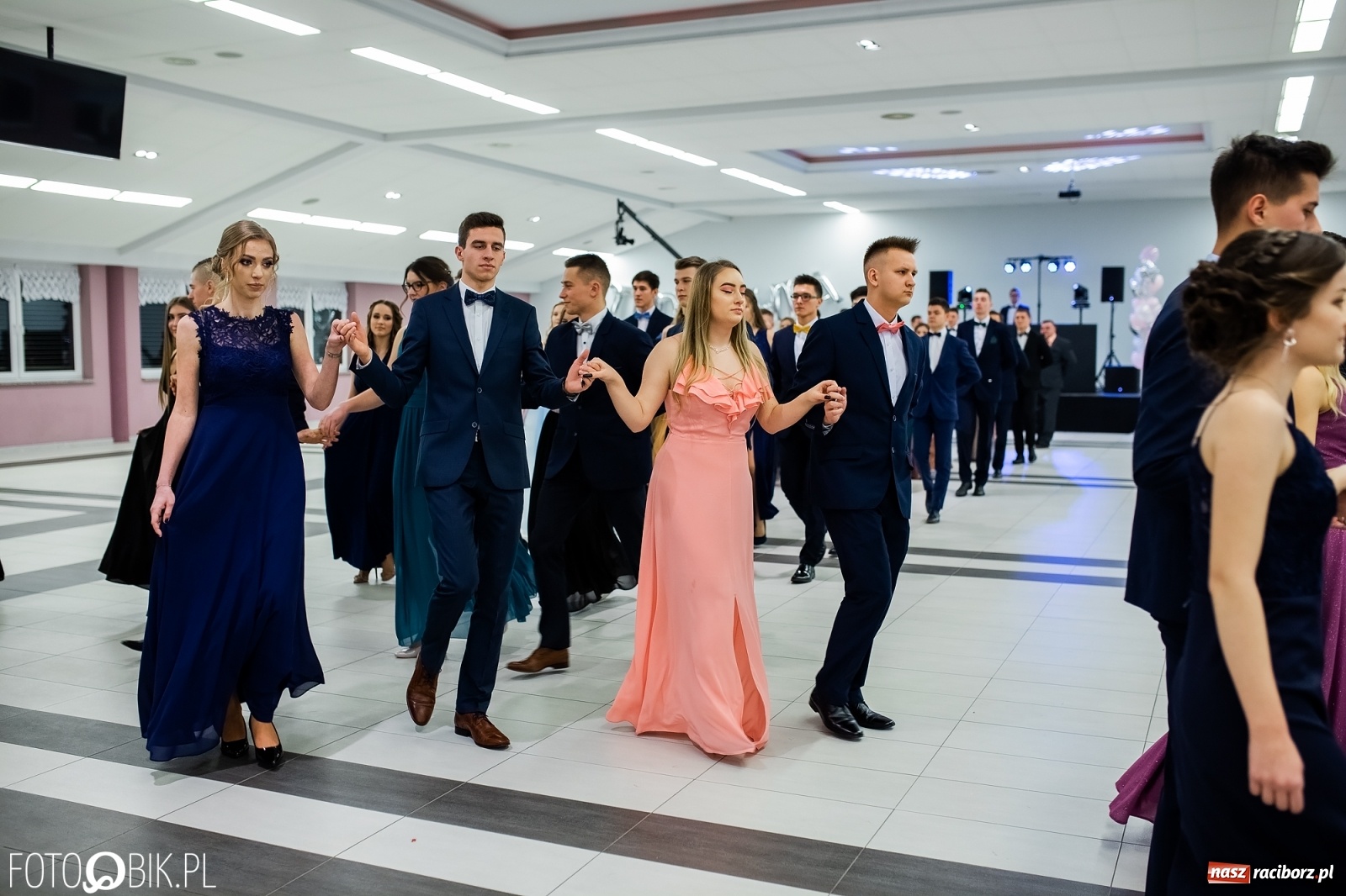 Zdjęcie w galerii na portalu naszraciborz.pl: Bal maturalny II LO w Zakrzowie [FOTO i WIDEO] wiadomości z regionu