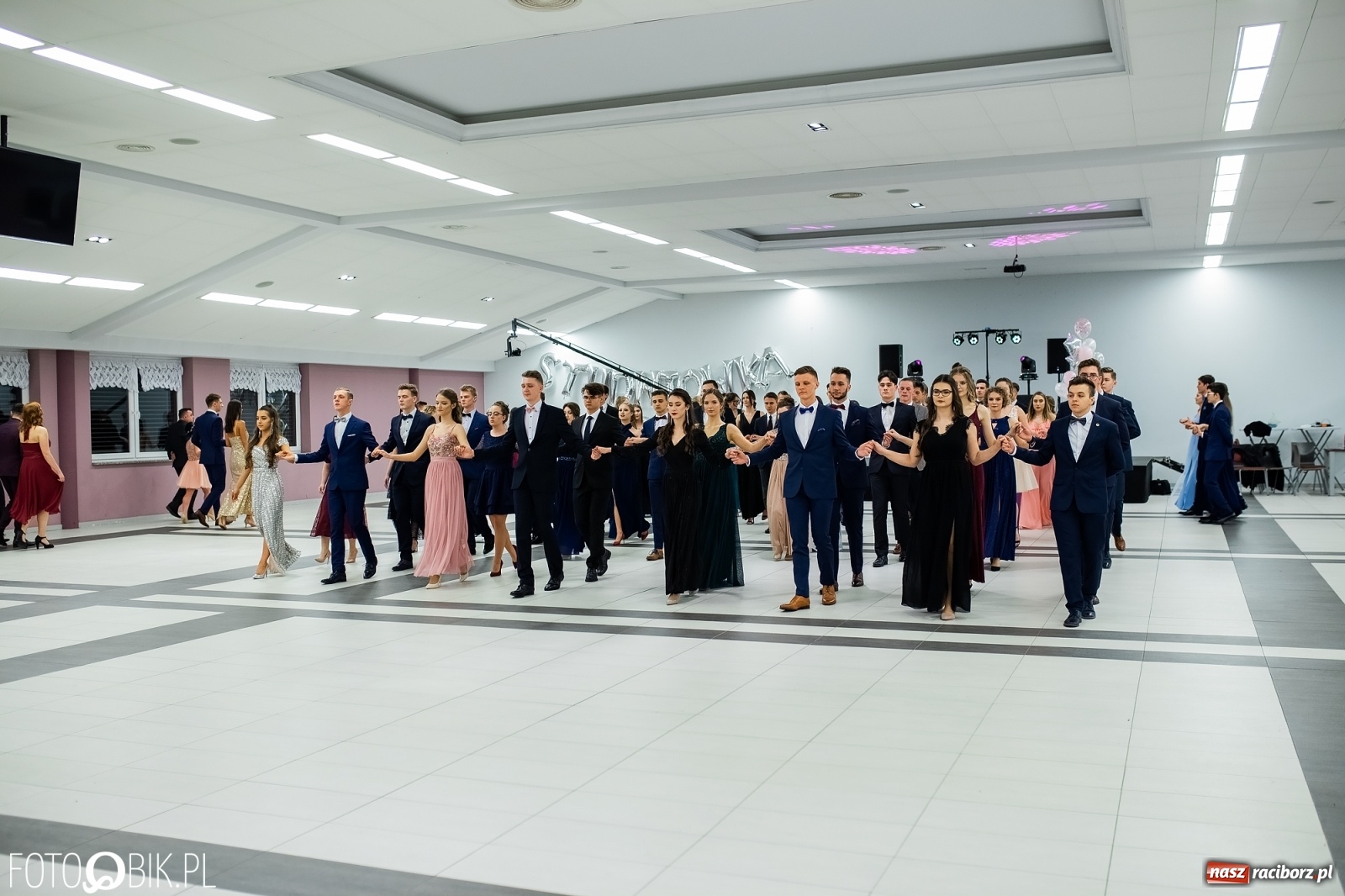 Zdjęcie w galerii na portalu naszraciborz.pl: Bal maturalny II LO w Zakrzowie [FOTO i WIDEO] wiadomości z regionu