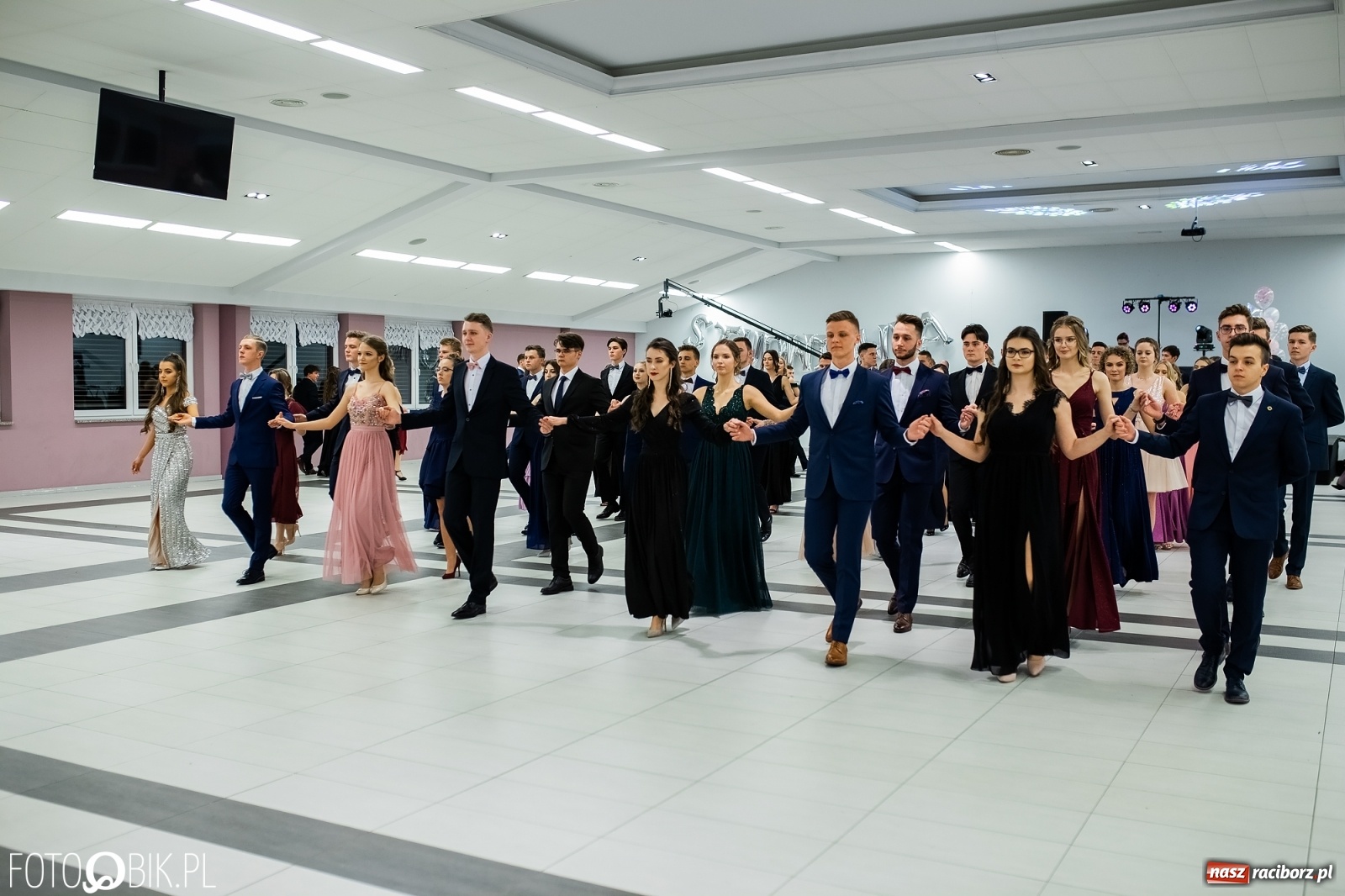 Zdjęcie w galerii na portalu naszraciborz.pl: Bal maturalny II LO w Zakrzowie [FOTO i WIDEO] wiadomości z regionu