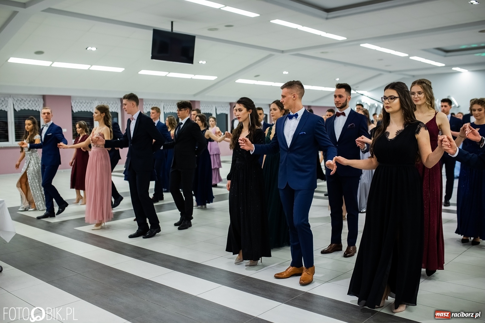 Zdjęcie w galerii na portalu naszraciborz.pl: Bal maturalny II LO w Zakrzowie [FOTO i WIDEO] wiadomości z regionu