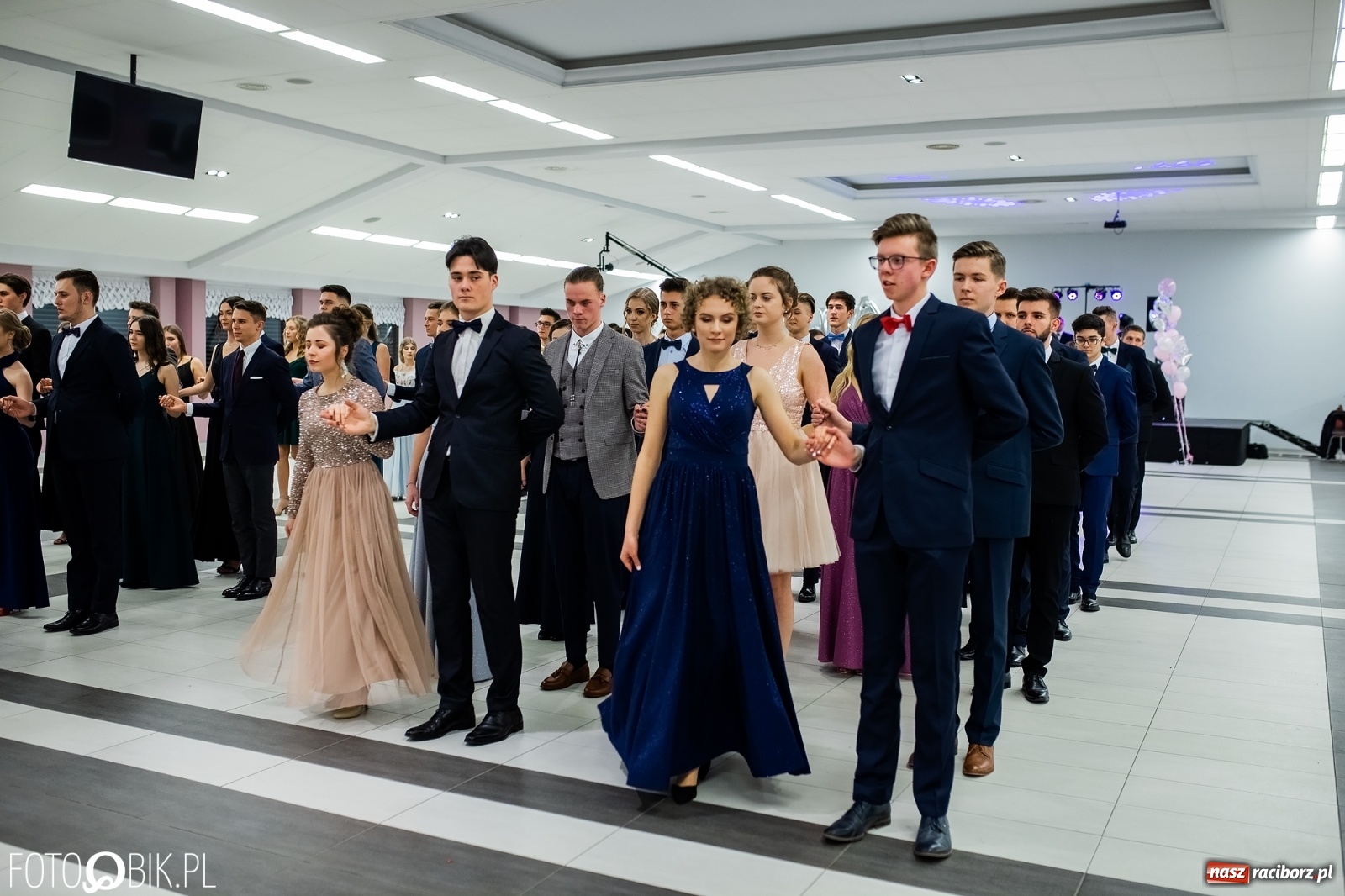 Zdjęcie w galerii na portalu naszraciborz.pl: Bal maturalny II LO w Zakrzowie [FOTO i WIDEO] wiadomości z regionu