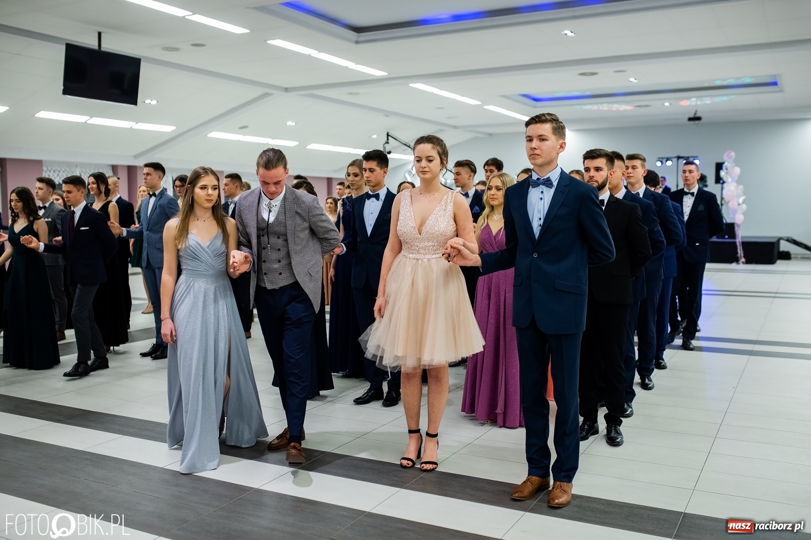 Zdjęcie w galerii na portalu naszraciborz.pl: Bal maturalny II LO w Zakrzowie [FOTO i WIDEO] wiadomości z regionu