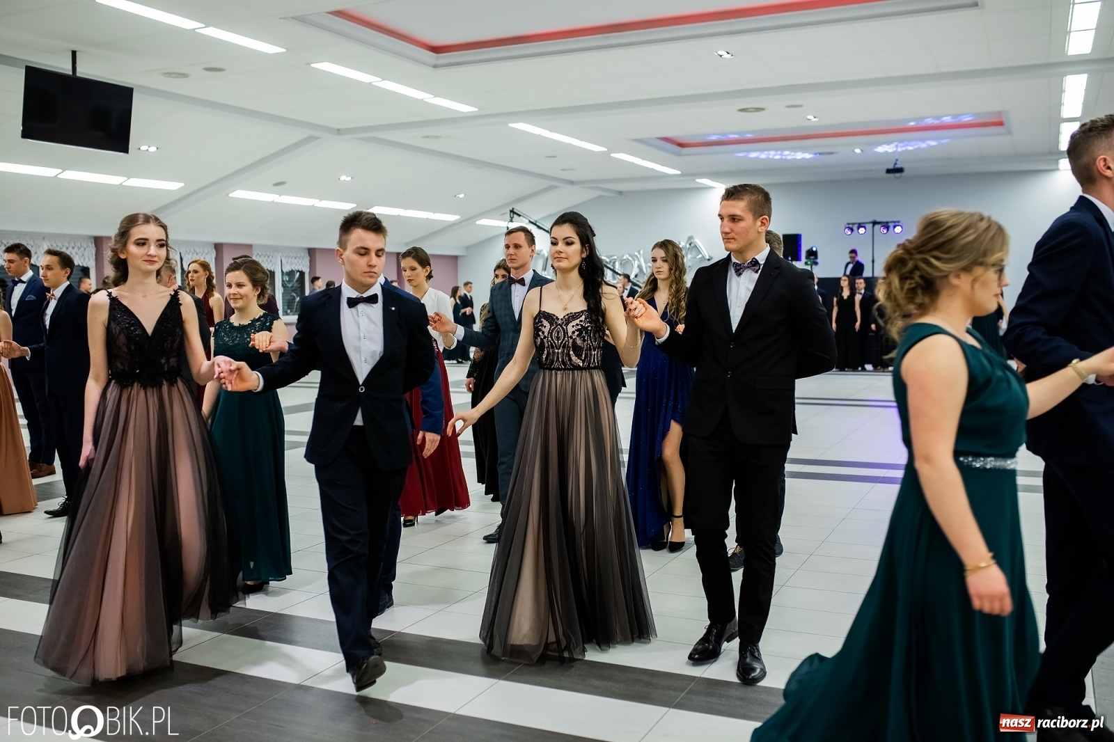 Zdjęcie w galerii na portalu naszraciborz.pl: Bal maturalny II LO w Zakrzowie [FOTO i WIDEO] wiadomości z regionu