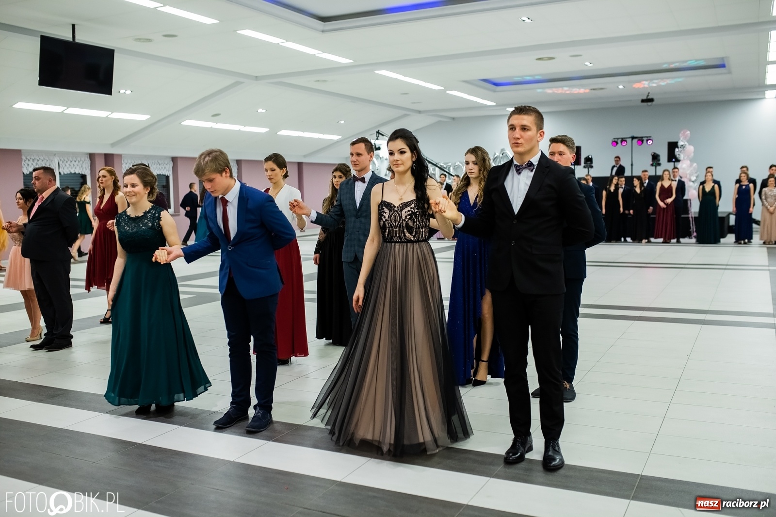 Zdjęcie w galerii na portalu naszraciborz.pl: Bal maturalny II LO w Zakrzowie [FOTO i WIDEO] wiadomości z regionu