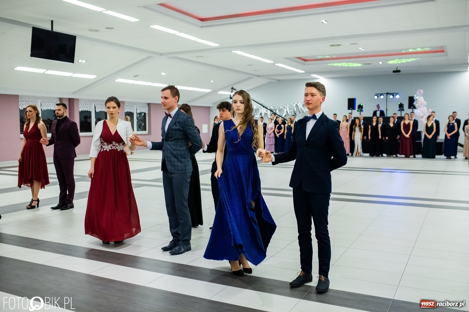 Zdjęcie w galerii na portalu naszraciborz.pl: Bal maturalny II LO w Zakrzowie [FOTO i WIDEO] wiadomości z regionu