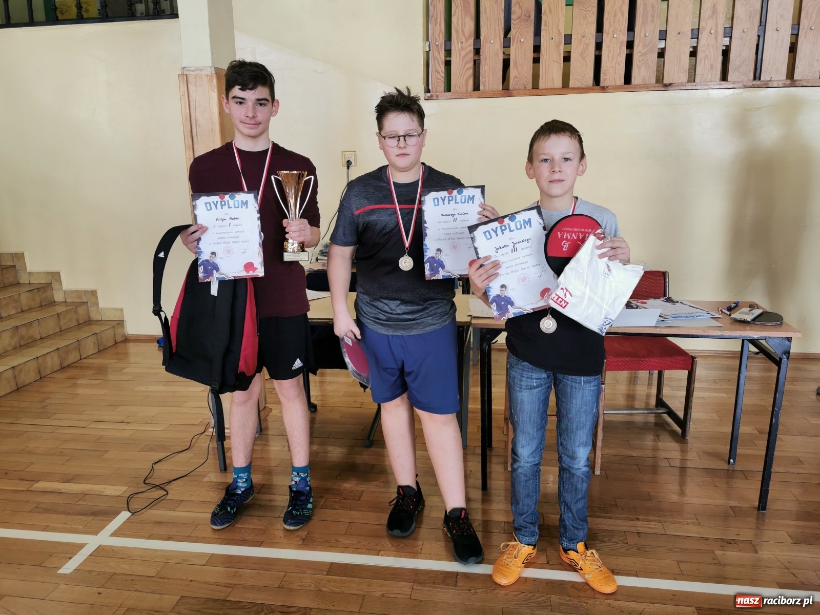 Zdjęcie w galerii na portalu naszraciborz.pl: Tenisiści stołowi rywalizowali o Puchar Wójta wiadomości z regionu