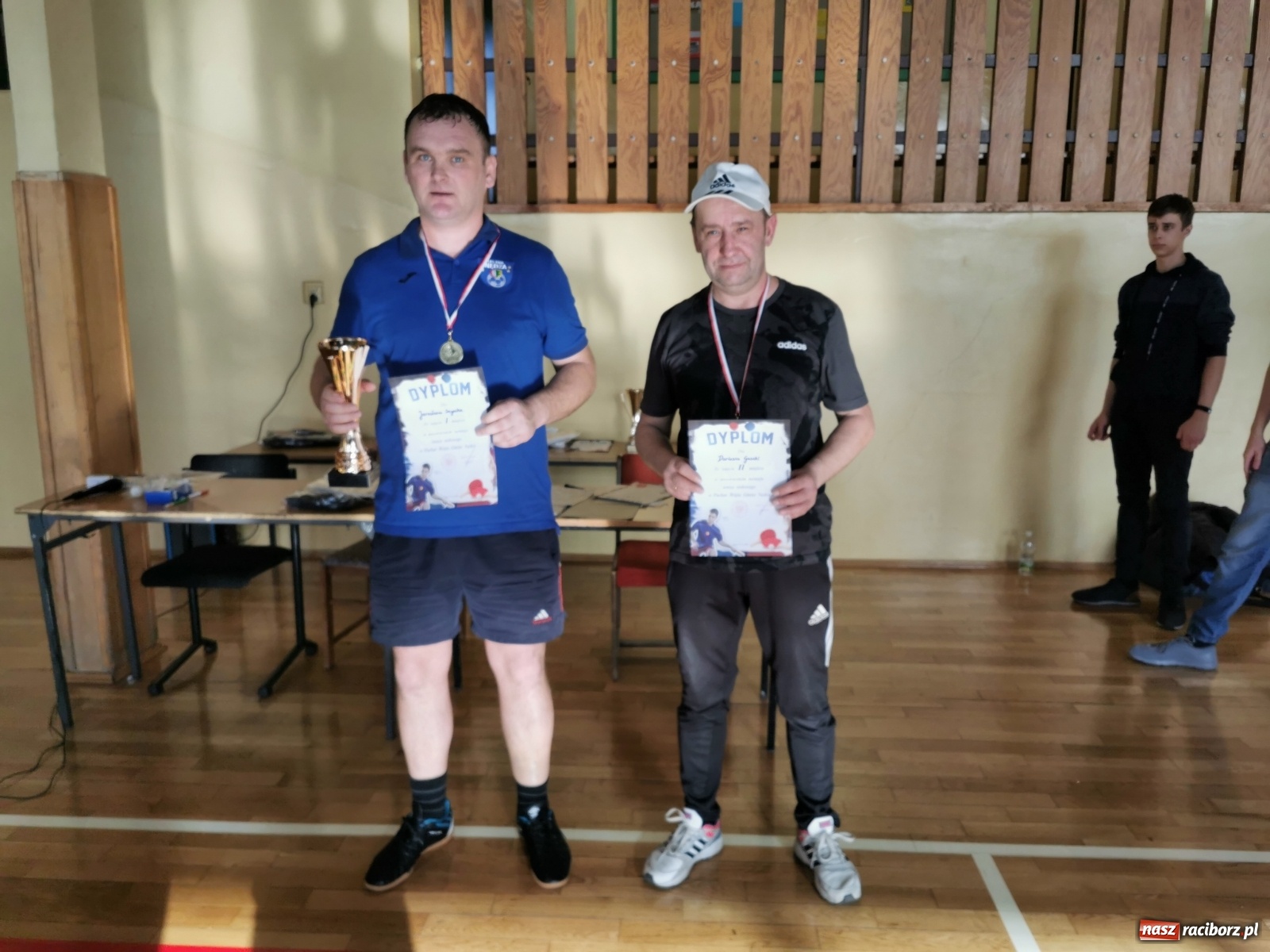 Zdjęcie w galerii na portalu naszraciborz.pl: Tenisiści stołowi rywalizowali o Puchar Wójta wiadomości z regionu