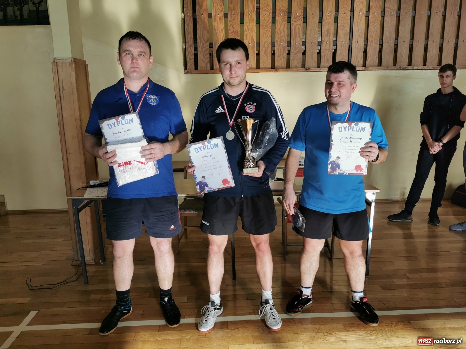 Zdjęcie w galerii na portalu naszraciborz.pl: Tenisiści stołowi rywalizowali o Puchar Wójta wiadomości z regionu