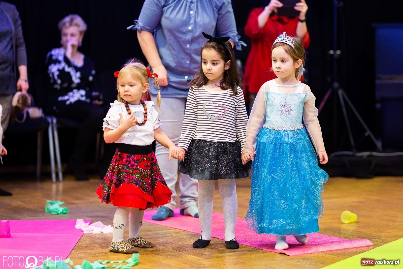 Zdjęcie w galerii na portalu naszraciborz.pl: Bal przebierańców maluchów w RCK wiadomości z regionu