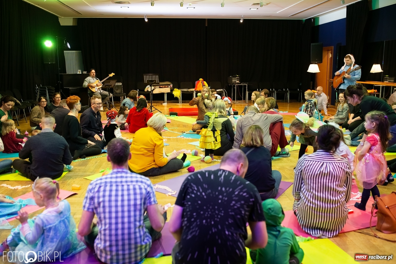 Zdjęcie w galerii na portalu naszraciborz.pl: Bal przebierańców maluchów w RCK wiadomości z regionu