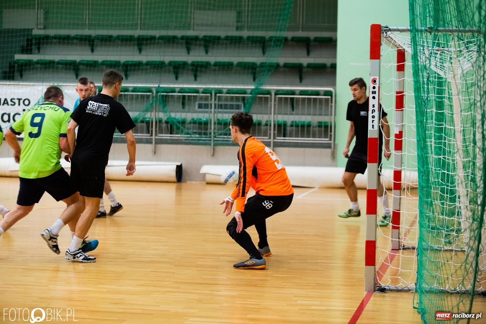 Zdjęcie w galerii na portalu naszraciborz.pl: HLPN. Harpagany rozbiły Bruks Team [FOTO] wiadomości z regionu