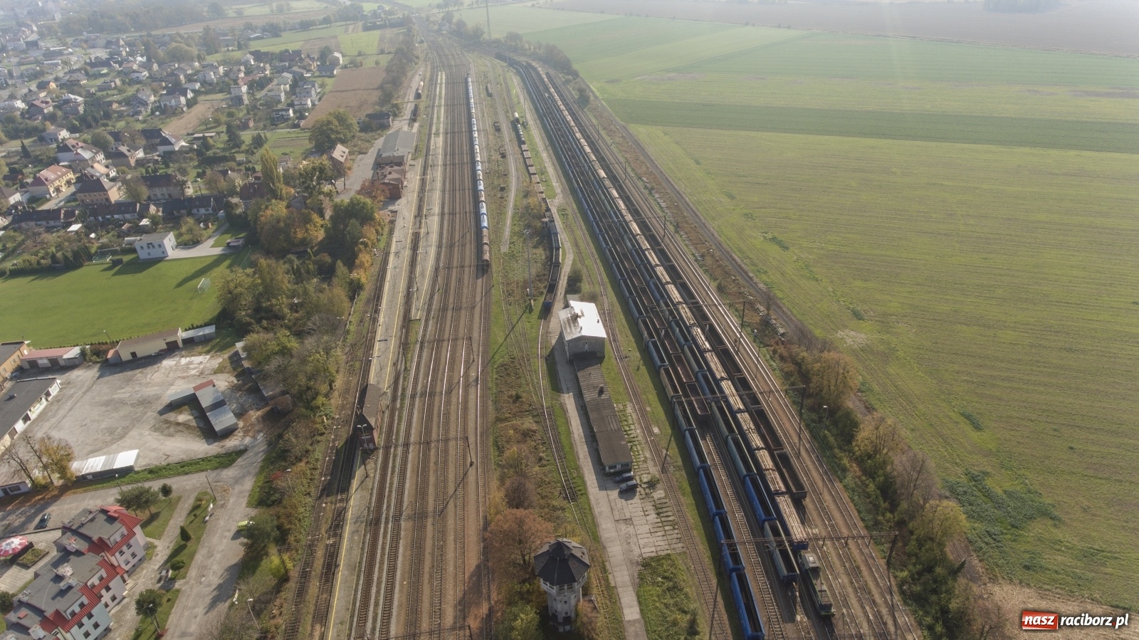 Zdjęcie w galerii na portalu naszraciborz.pl: Gmina Krzyżanowice o planach zagospodarowania dworca w Chałupkach wiadomości z regionu