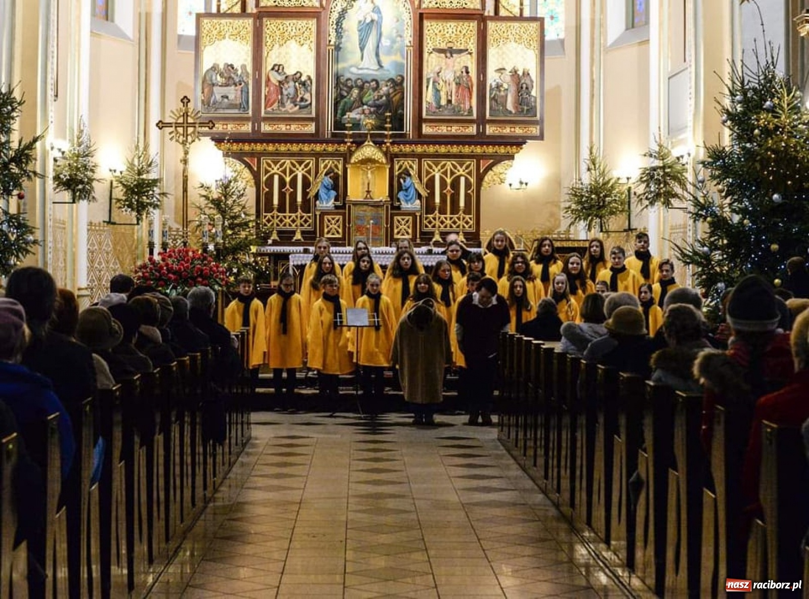 Zdjęcie w galerii na portalu naszraciborz.pl: Młodzieżowy chór Bel Canto z Grand Prix XXVI Międzynarodowych Przesłuchań Kolędowych wiadomości z regionu