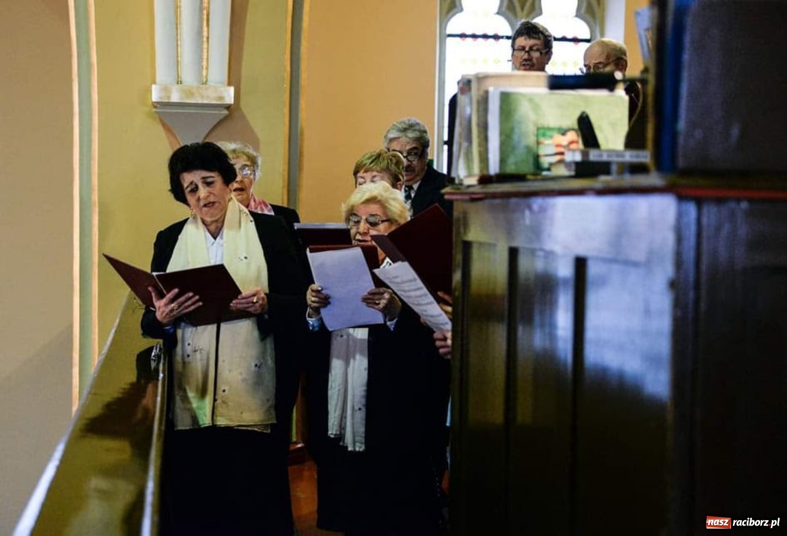Zdjęcie w galerii na portalu naszraciborz.pl: Młodzieżowy chór Bel Canto z Grand Prix XXVI Międzynarodowych Przesłuchań Kolędowych wiadomości z regionu
