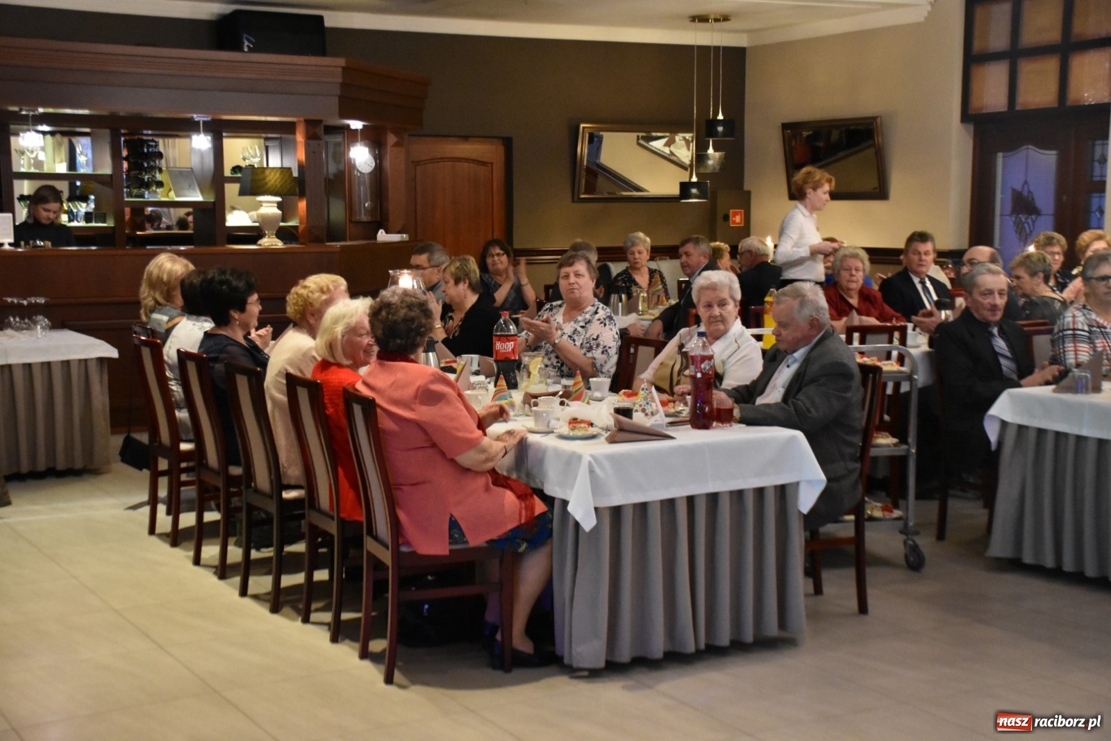 Zdjęcie w galerii na portalu naszraciborz.pl: Karnawałowy Dzień Babci i Dziadka w Chałupkach wiadomości z regionu