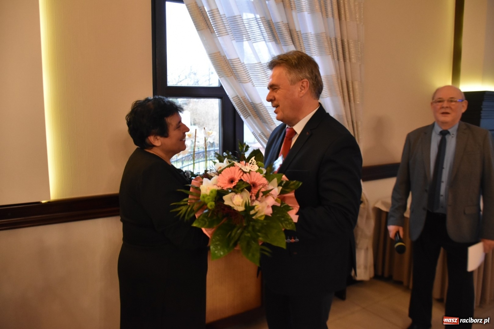 Zdjęcie w galerii na portalu naszraciborz.pl: Karnawałowy Dzień Babci i Dziadka w Chałupkach wiadomości z regionu