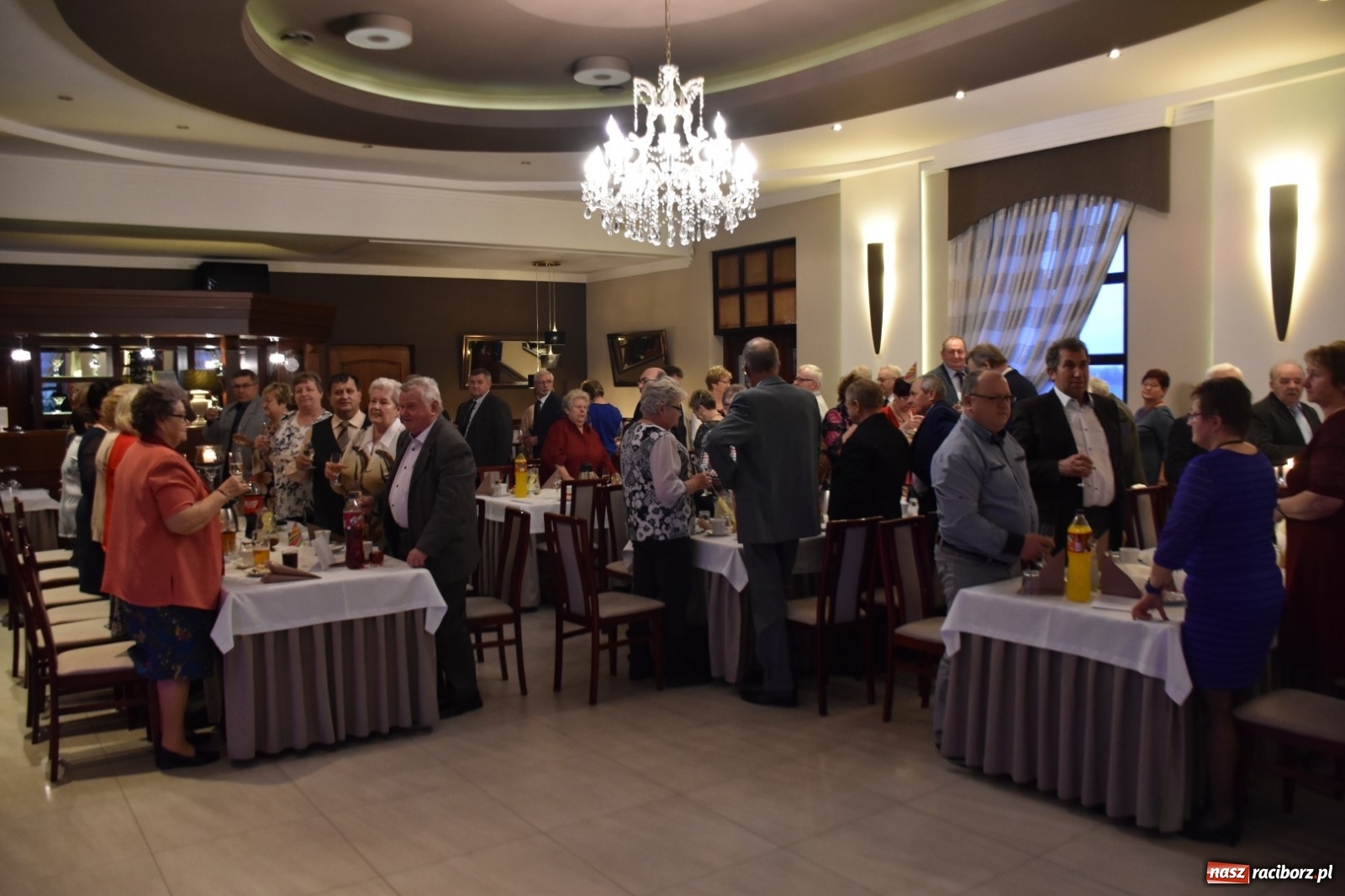 Zdjęcie w galerii na portalu naszraciborz.pl: Karnawałowy Dzień Babci i Dziadka w Chałupkach wiadomości z regionu