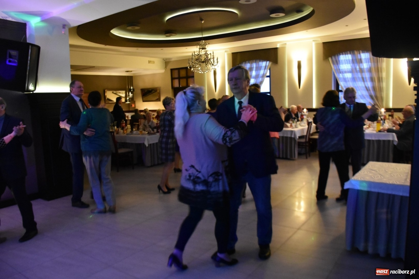 Zdjęcie w galerii na portalu naszraciborz.pl: Karnawałowy Dzień Babci i Dziadka w Chałupkach wiadomości z regionu