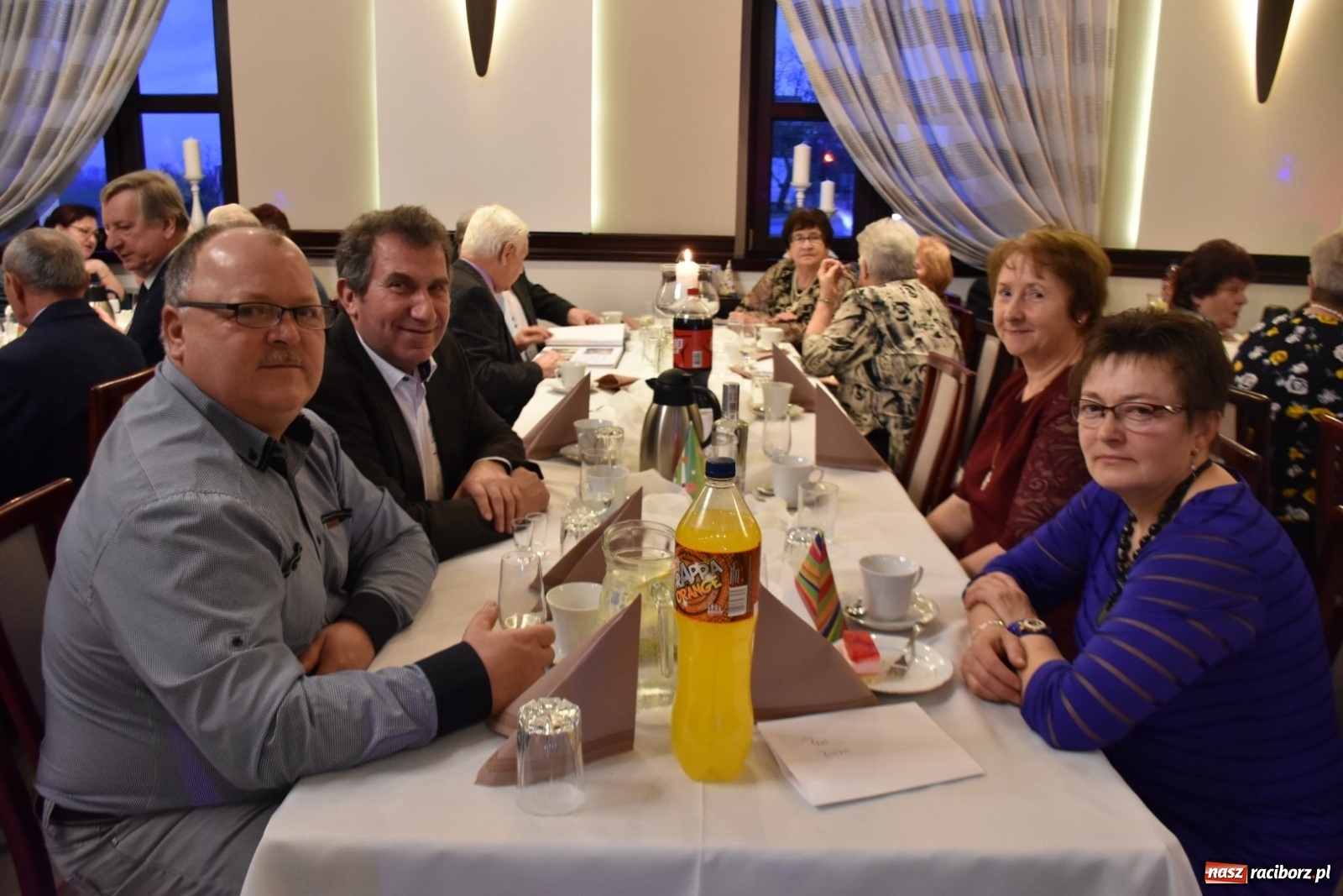 Zdjęcie w galerii na portalu naszraciborz.pl: Karnawałowy Dzień Babci i Dziadka w Chałupkach wiadomości z regionu