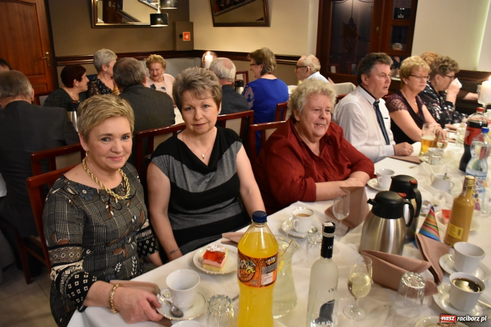 Zdjęcie w galerii na portalu naszraciborz.pl: Karnawałowy Dzień Babci i Dziadka w Chałupkach wiadomości z regionu