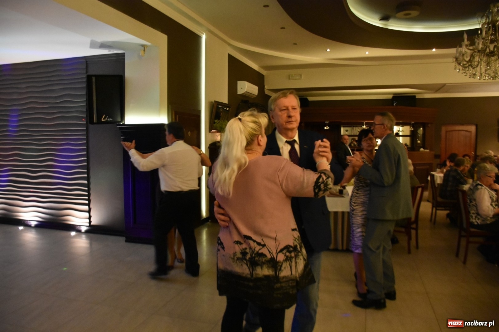 Zdjęcie w galerii na portalu naszraciborz.pl: Karnawałowy Dzień Babci i Dziadka w Chałupkach wiadomości z regionu