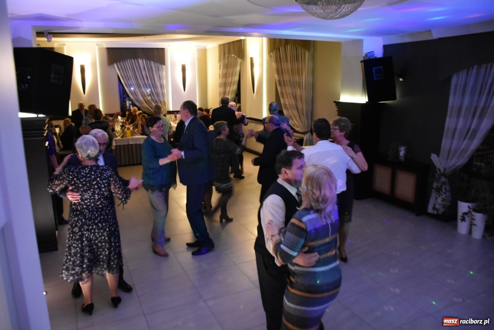 Zdjęcie w galerii na portalu naszraciborz.pl: Karnawałowy Dzień Babci i Dziadka w Chałupkach wiadomości z regionu